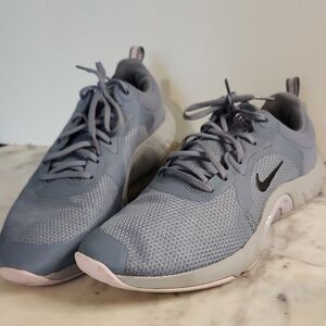 Nike Women's Blue and Pink Athletic Shoes